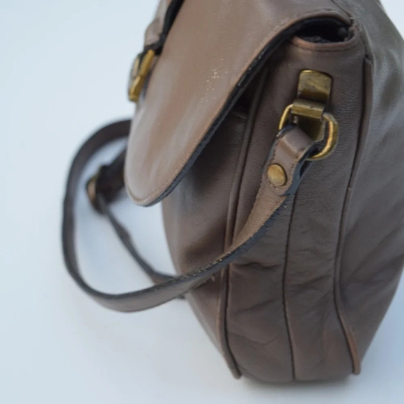 Etienne Aigner cross body bag - Picture 8 of 8